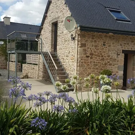 A L'oree Du Bois Bed & Breakfast *
