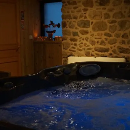 A L'oree Du Bois Bed & Breakfast *