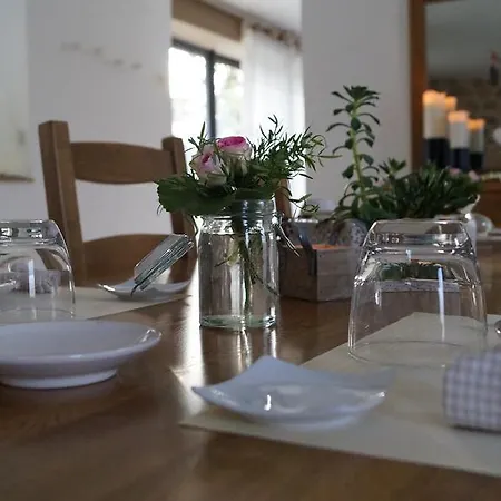 A L'oree Du Bois Bed & Breakfast *