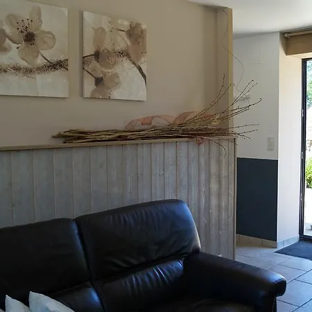 A L'oree Du Bois Bed & Breakfast *